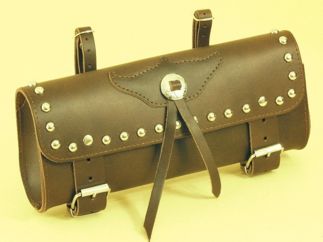 Toolbag with tacks brown leather. Width 29 cm