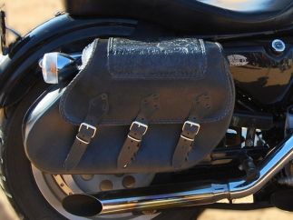 Custom motorcycle saddlebags IKARO Gotikas model